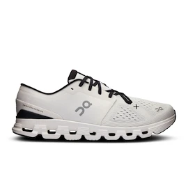 Heren hardloopschoenen On Cloud X 4 Ivory/Black